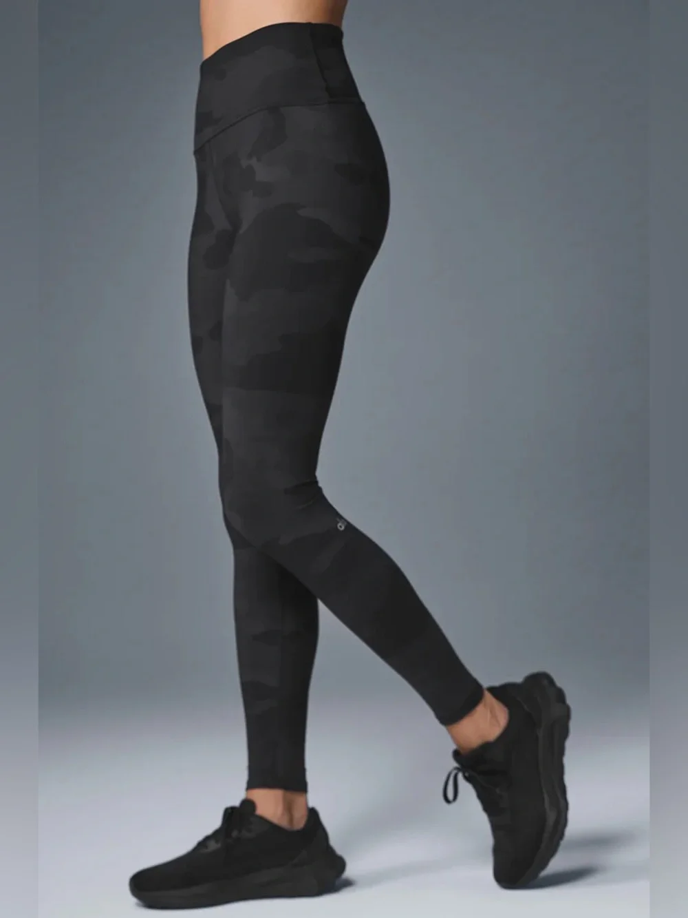 ALO High-Waist Camo Vapor Legging Black Camouflage Size Medium
